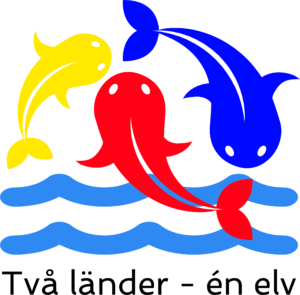 Logotype Två länder en elv. I logotypen syns fyra stiliserade fiskar som simmar i en cirkel.